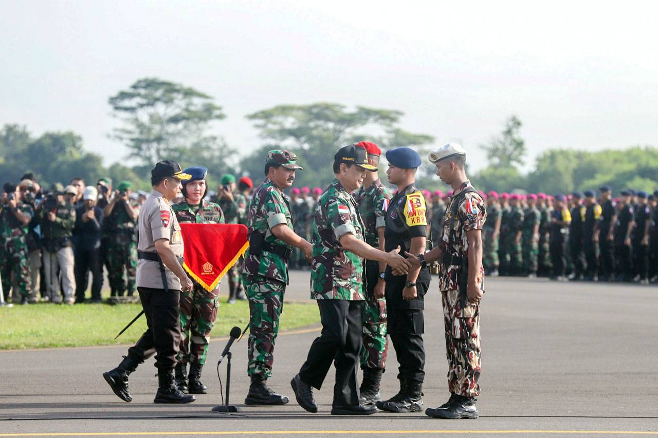 Wiranto Pimpin Apel...