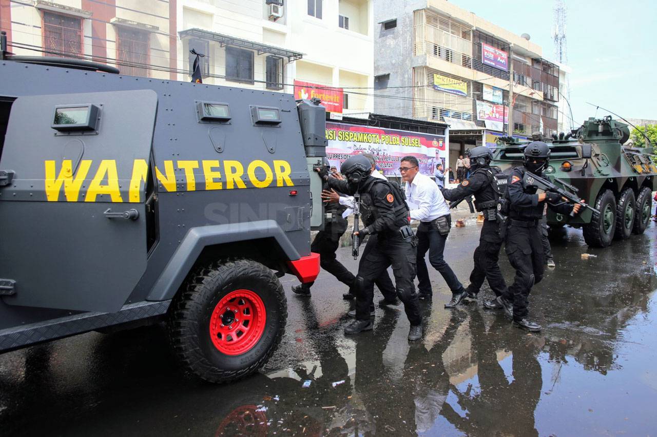 Polri/TNI Gelar Sispamkota...