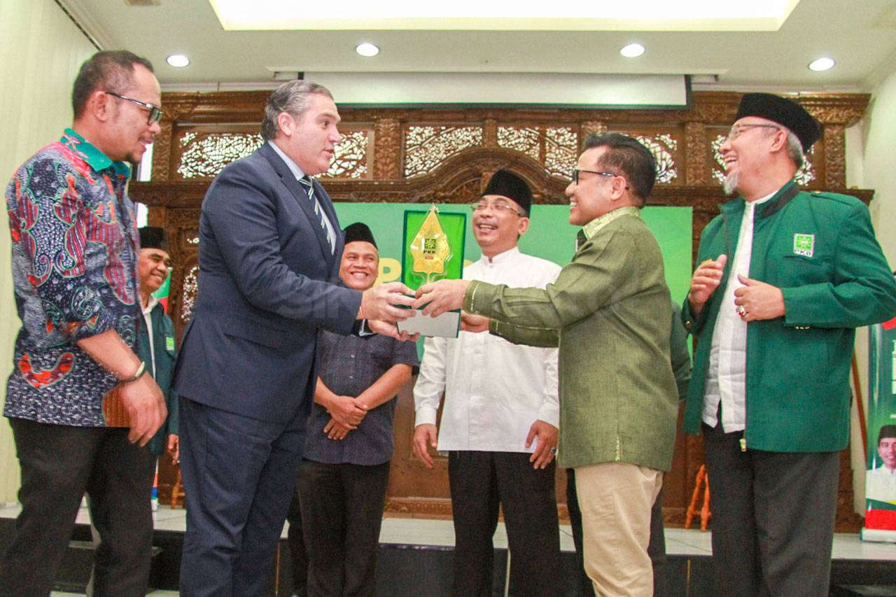 PKB Resmi Jadi Anggota...