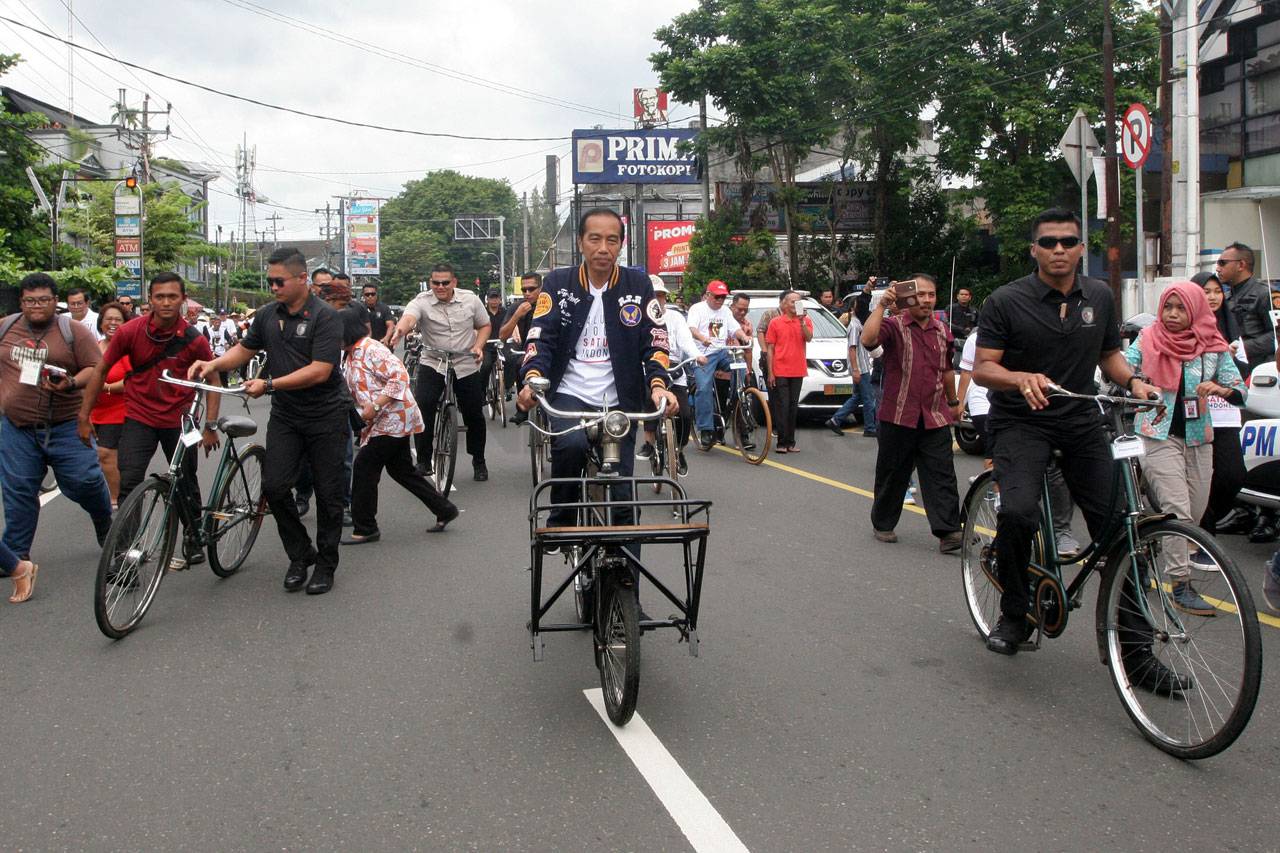 Capres Jokowi Hadiri...