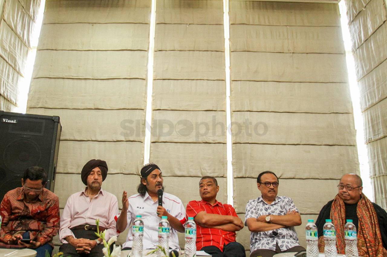 Tokoh Nasional dan Budayawan...