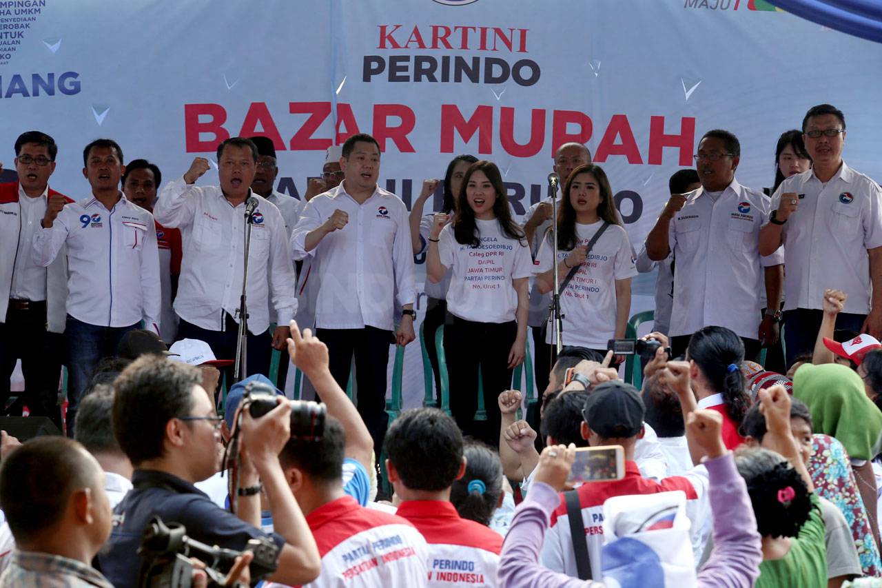 HT Sambangi Bazar Murah...