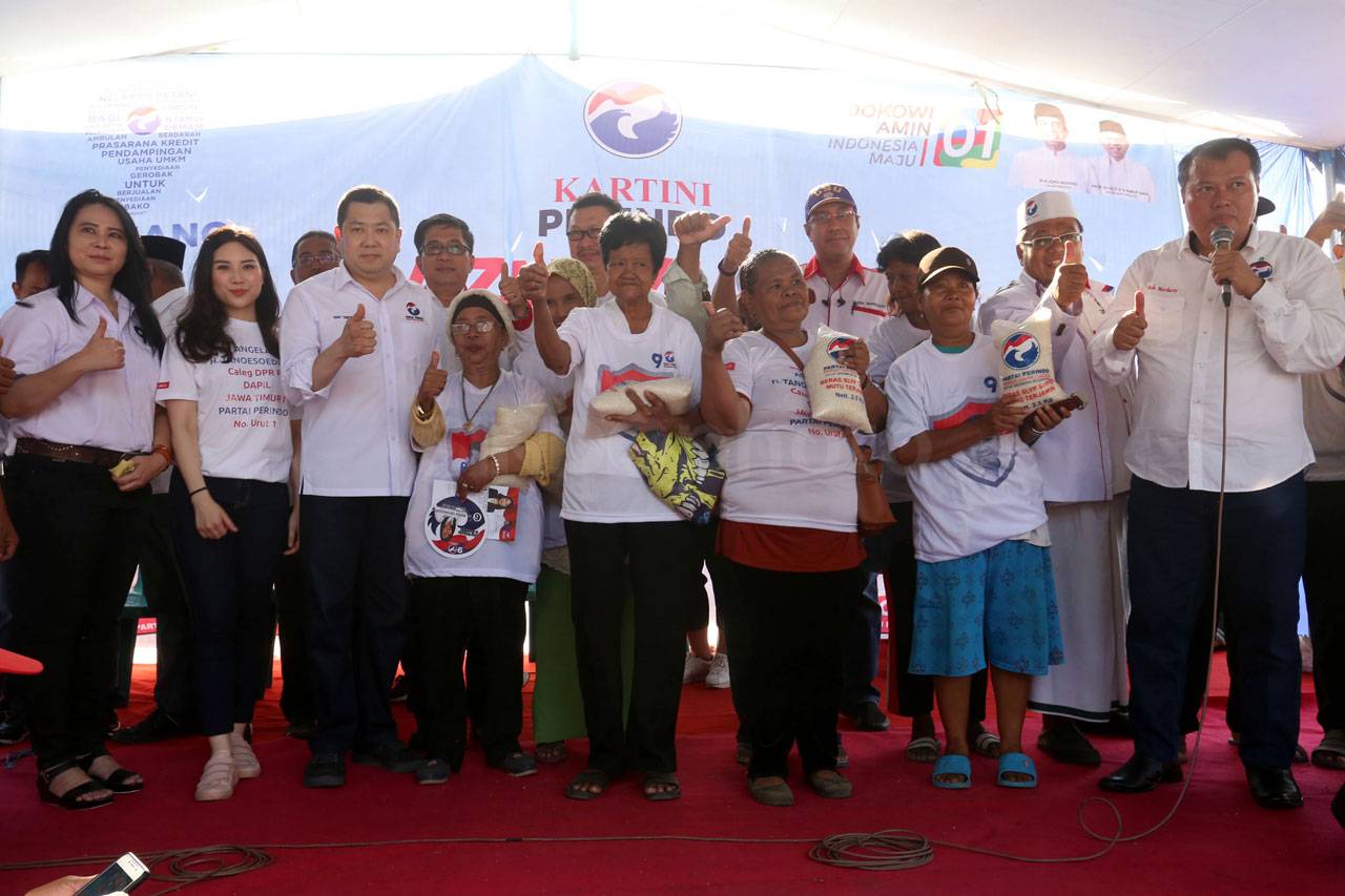 HT Sambangi Bazar Murah...
