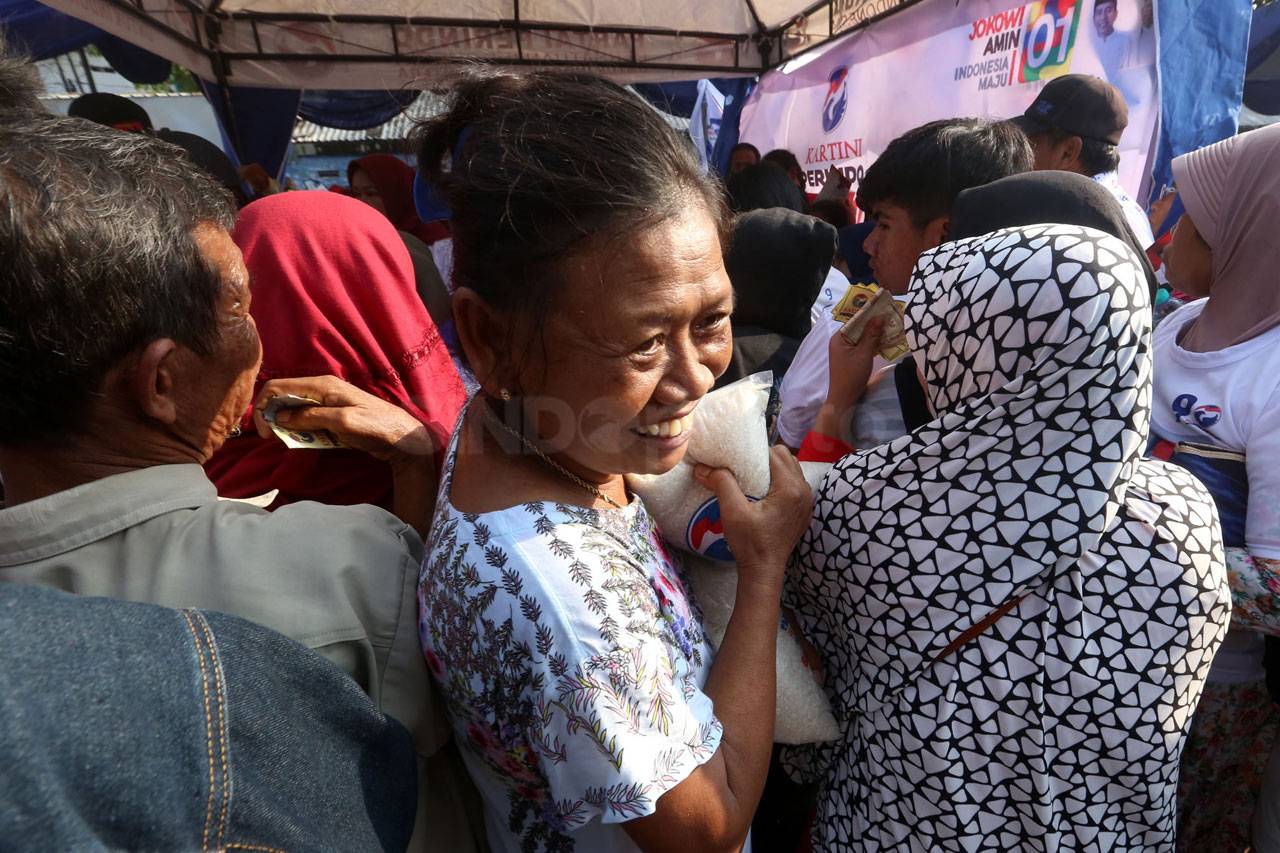 HT Sambangi Bazar Murah...