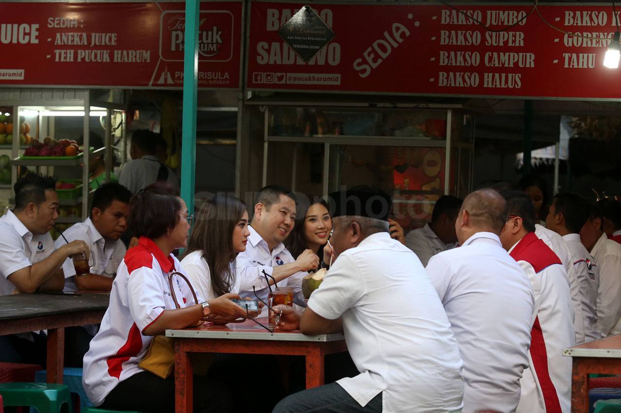 HT Sambangi Bazar Murah...