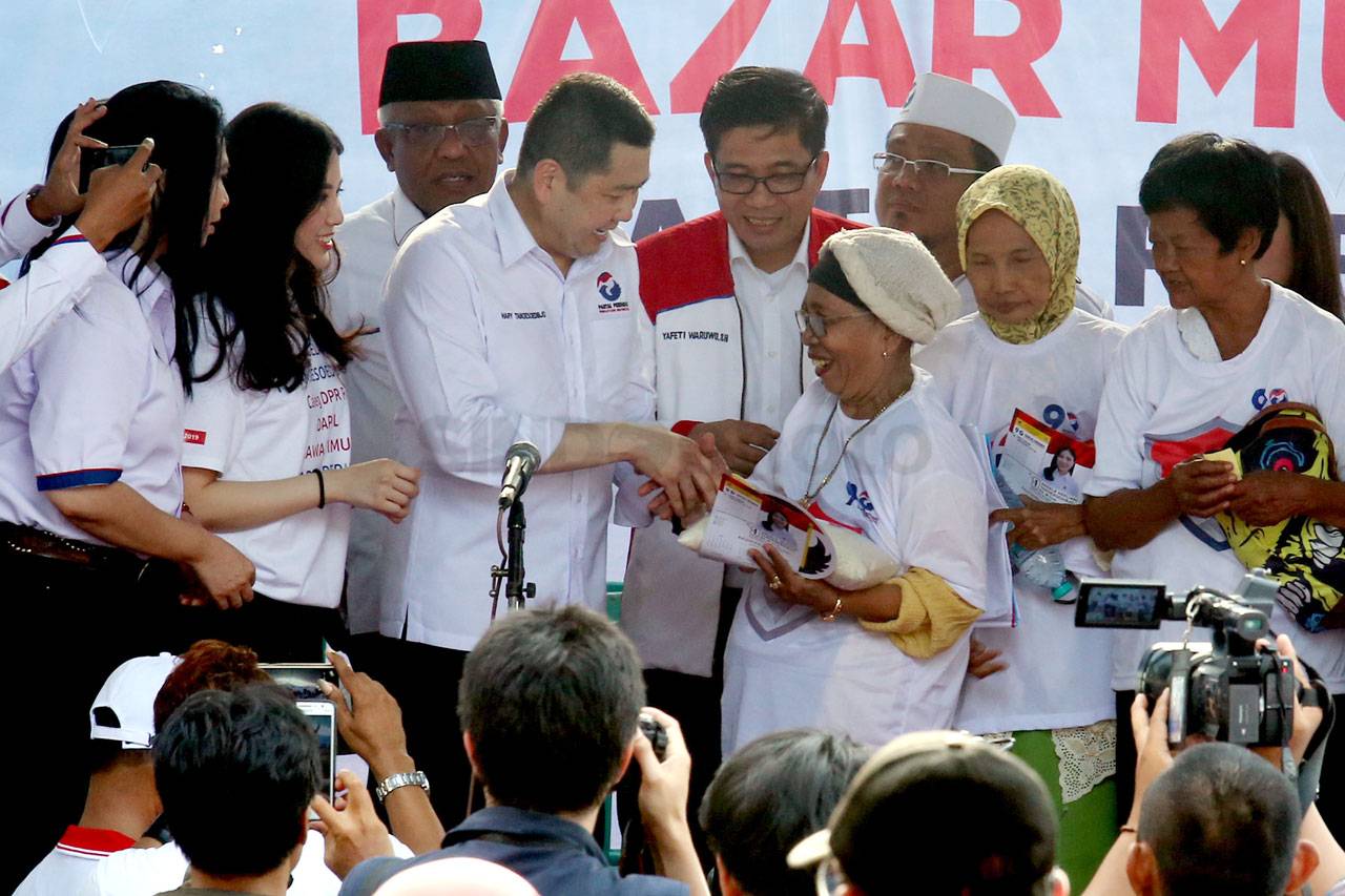 HT Sambangi Bazar Murah...