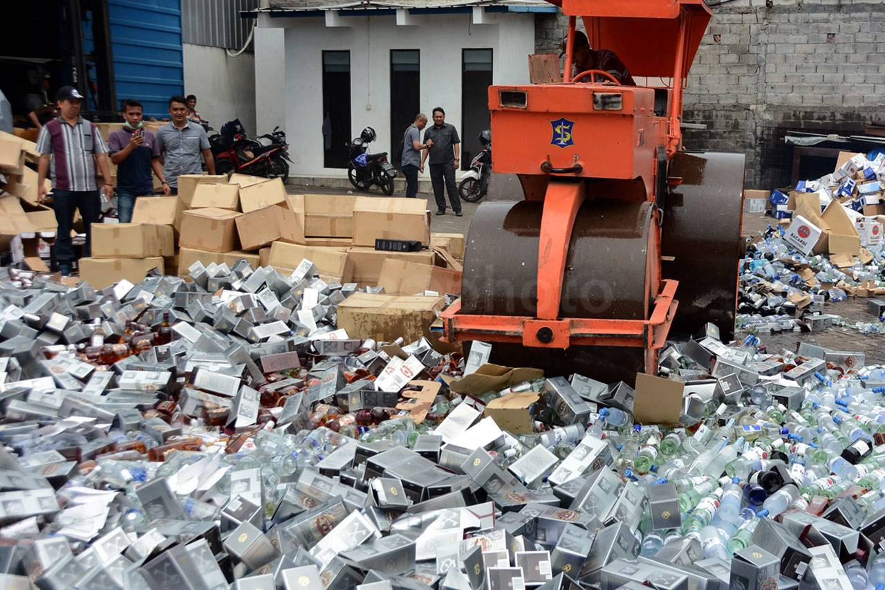 Puluhan Ribu Miras Ilegal...