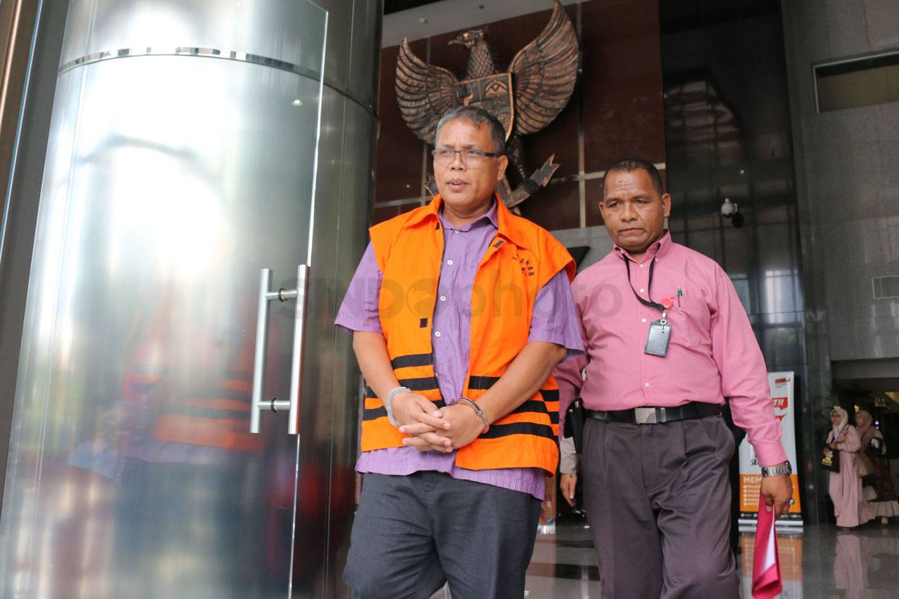 KPK Lanjutkan Pemeriksaan...