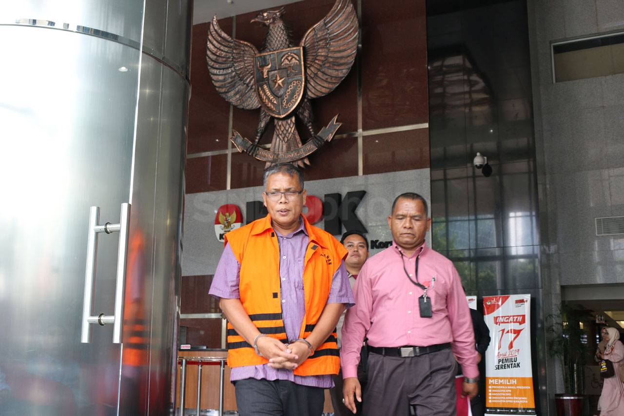 KPK Lanjutkan Pemeriksaan...