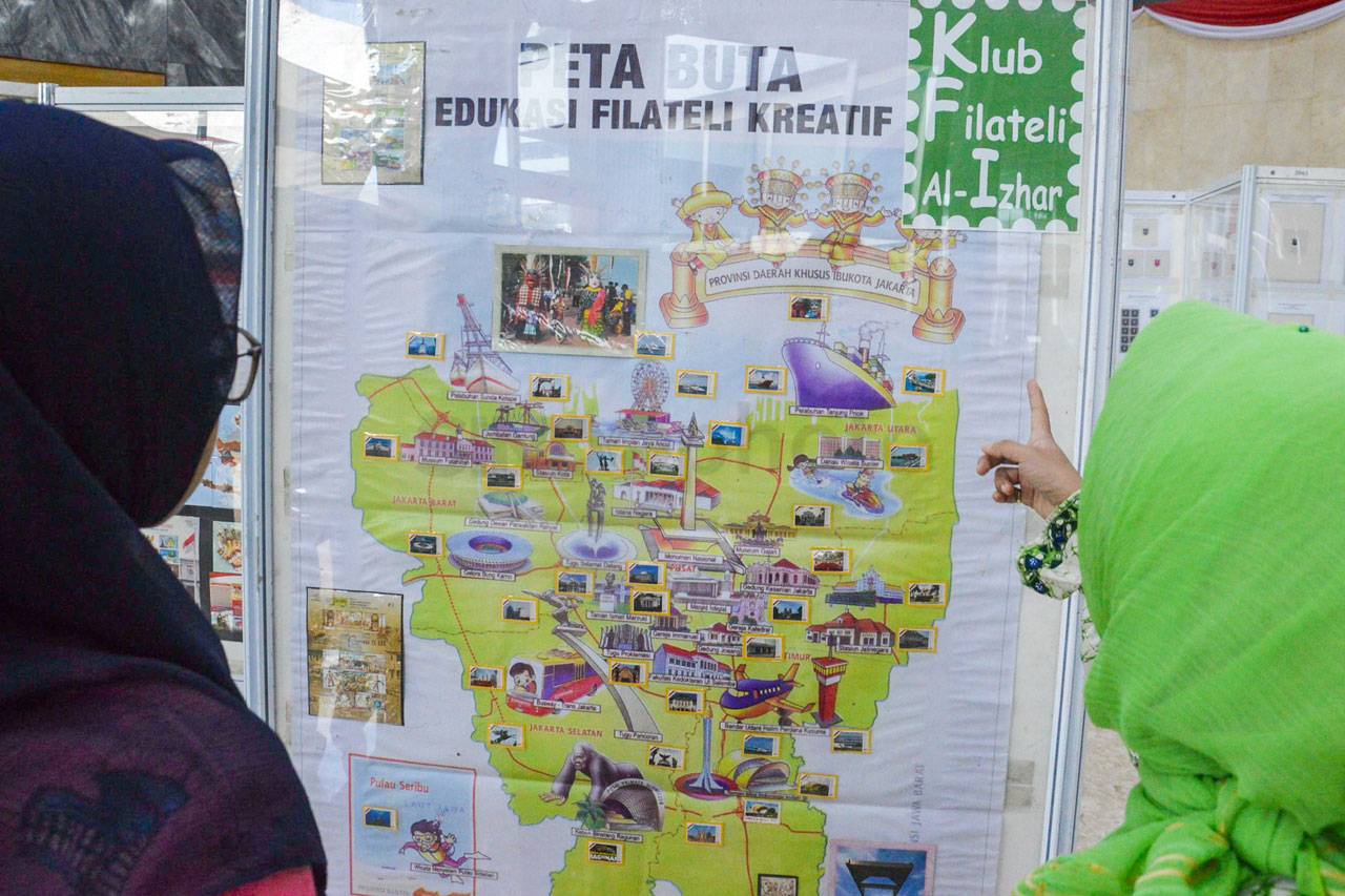 Fadli Zon Saksikan Pameran...