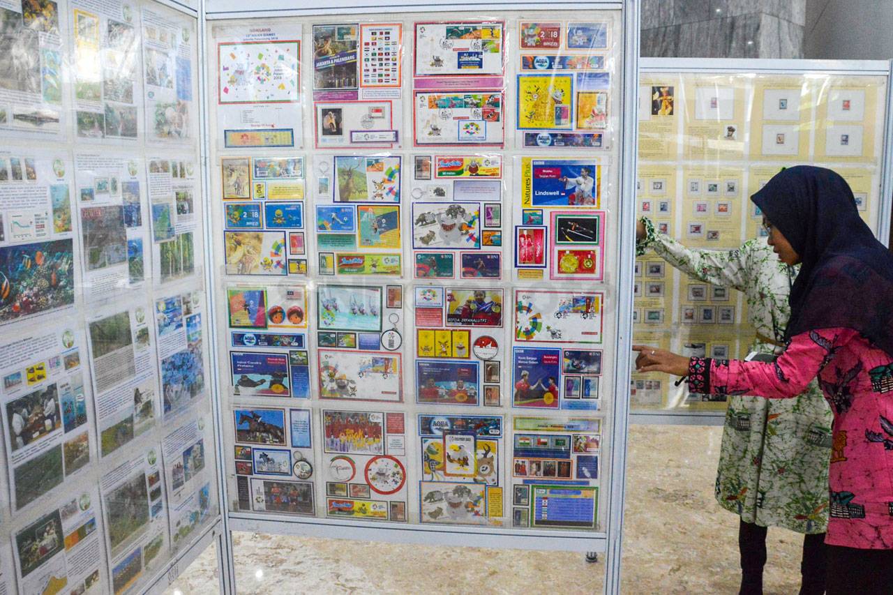 Fadli Zon Saksikan Pameran...