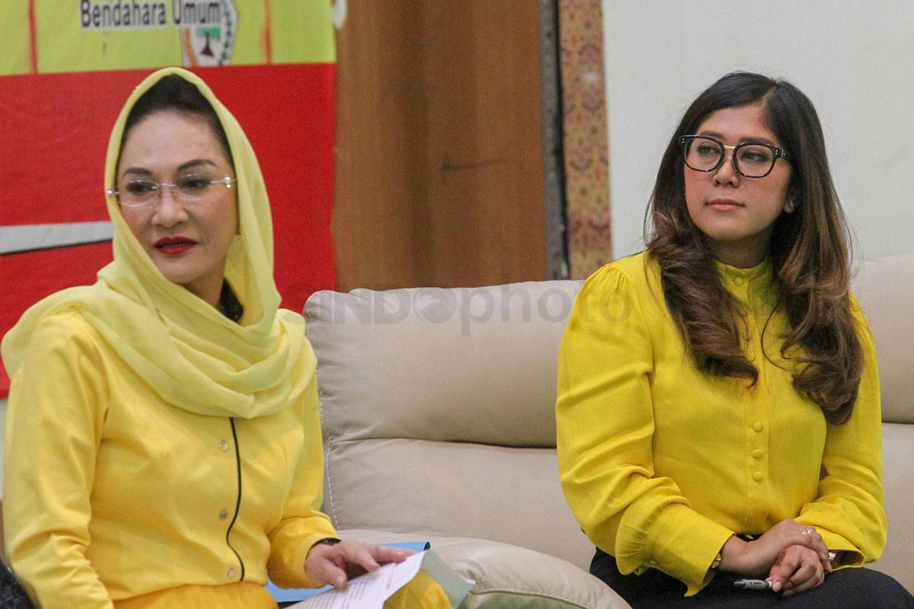 Partai Golkar Gelar...