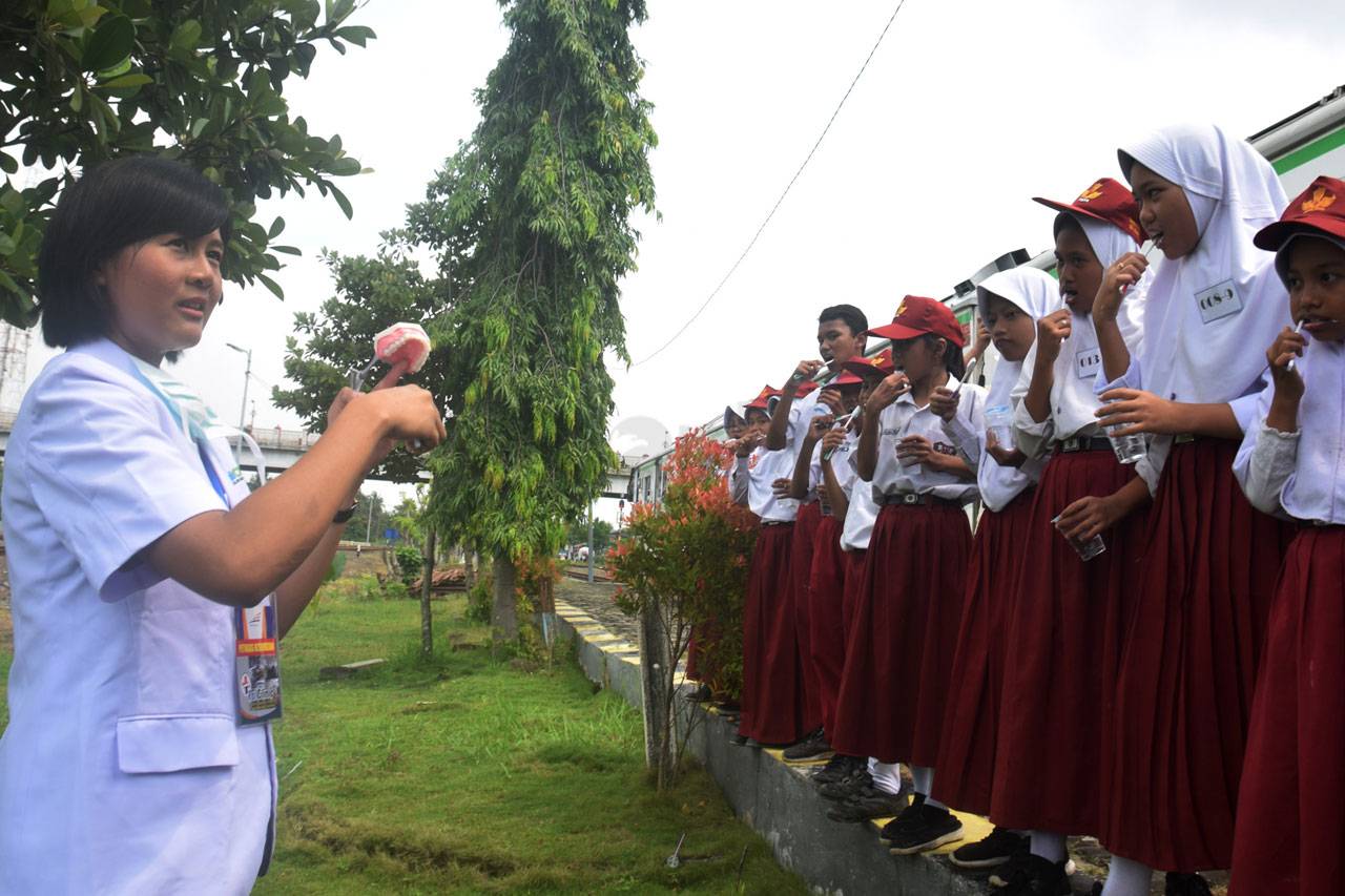 Ratusan Warga Nikmati...
