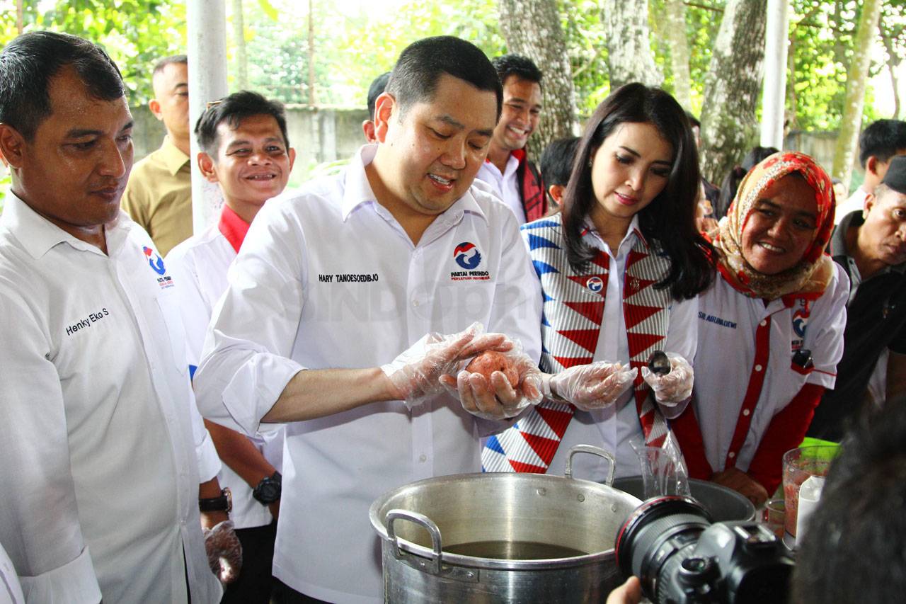 HT dan Liliana Tanaja...
