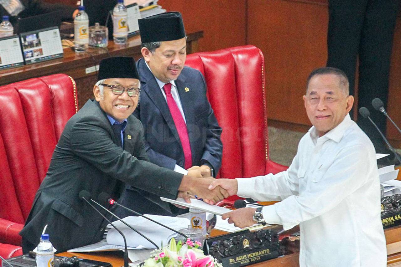 Paripurna DPR Sahkan...