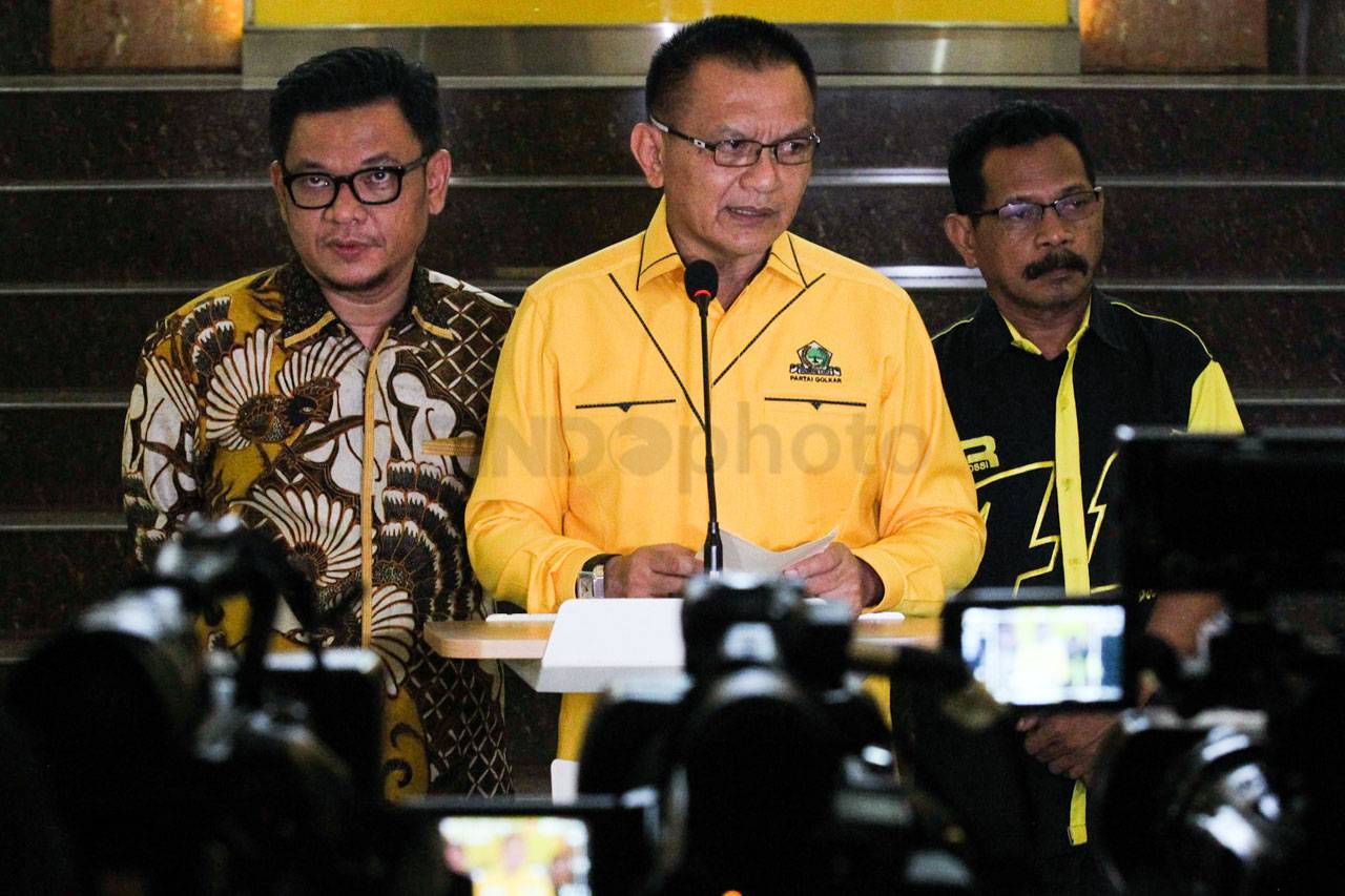 Partai Golkar Pecat...