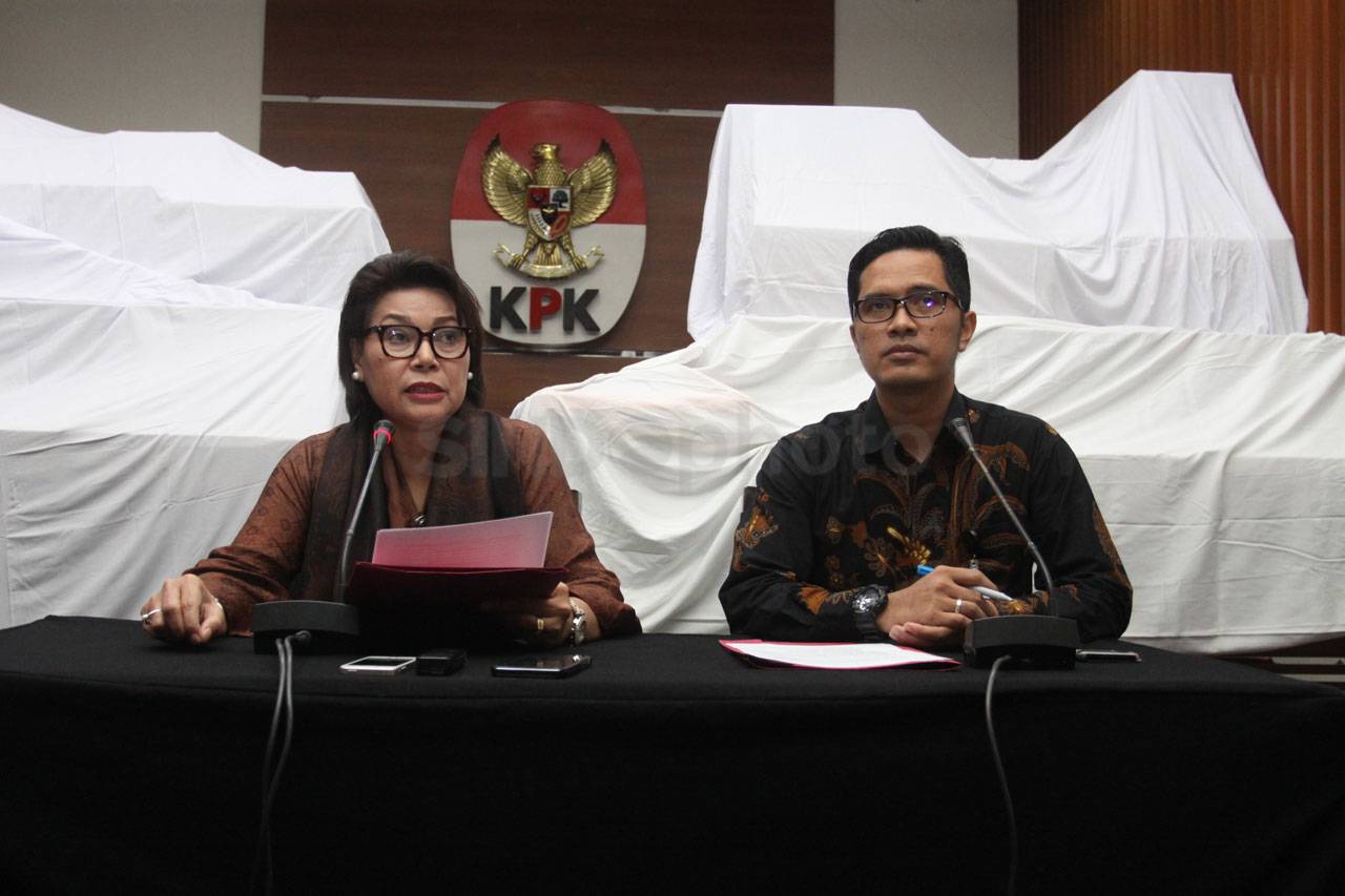 KPK Tunjukkan 84 Kardus...