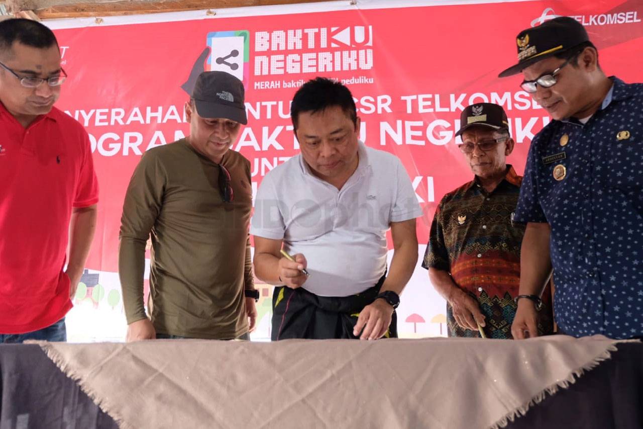 Telkomsel Baktiku Negeriku...