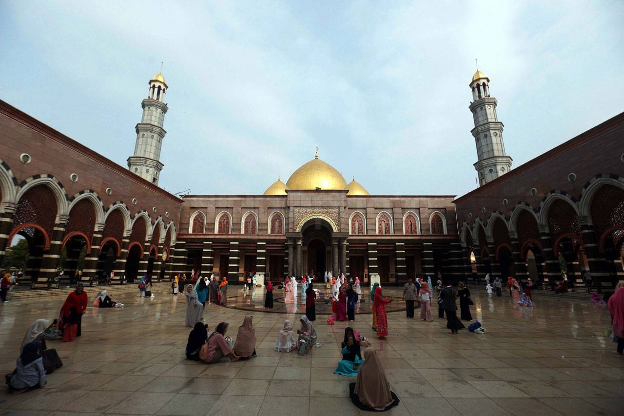 Mengintip Megahnya Masjid...