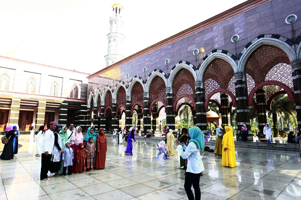 Mengintip Megahnya Masjid...