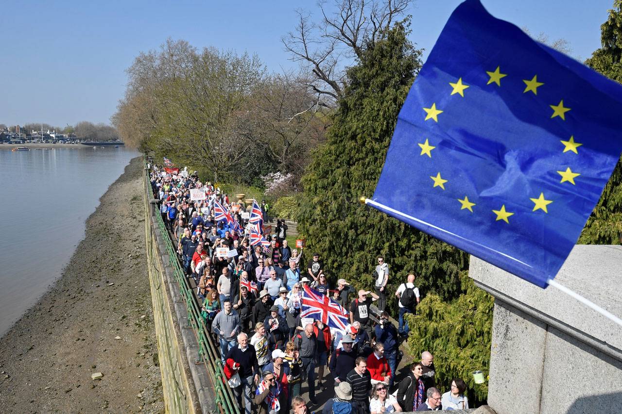 Pengunjuk Rasa Anti-Brexit...