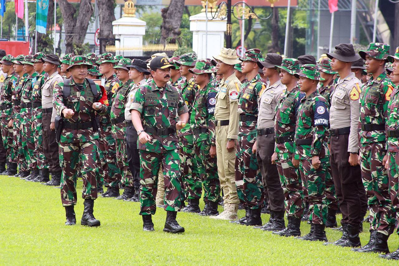 Ratusan Taruna-Taruni...