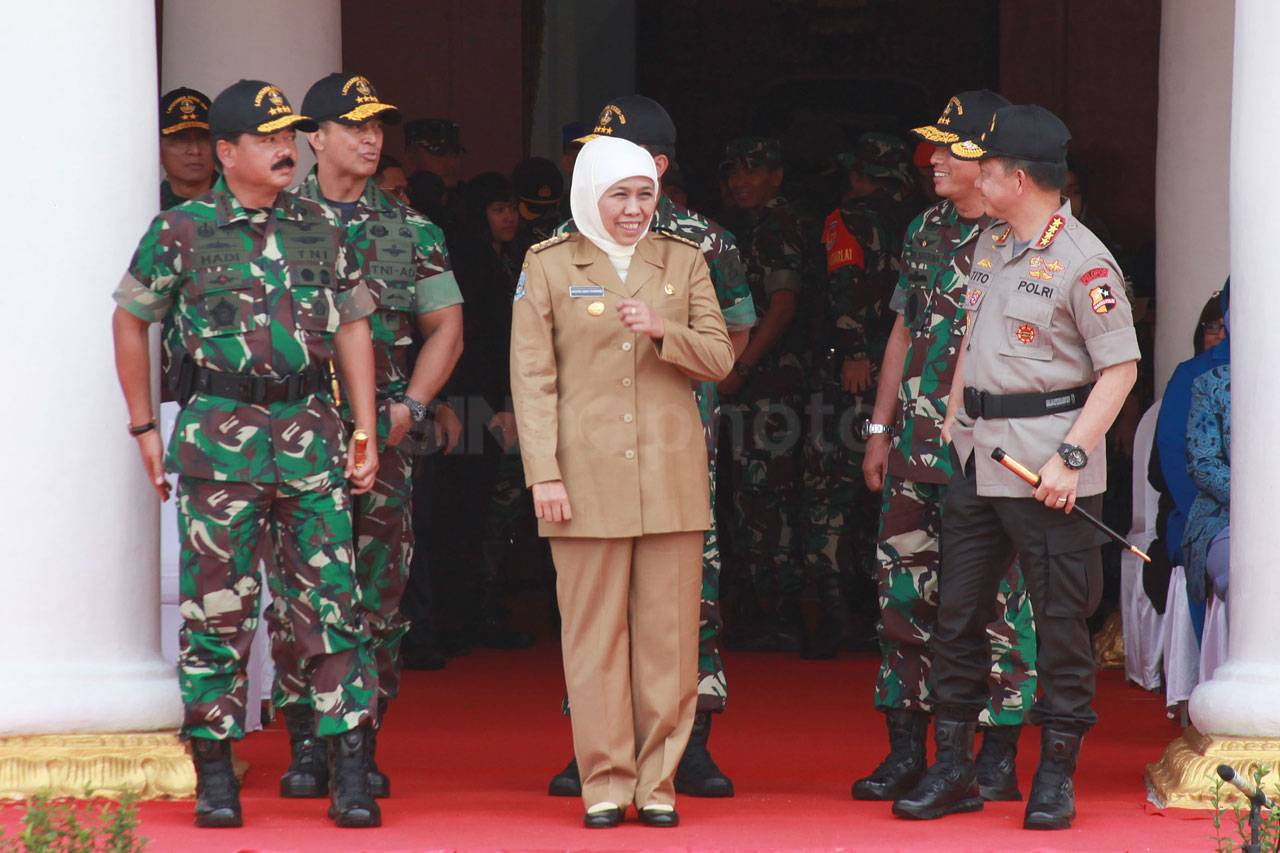 Ratusan Taruna-Taruni...