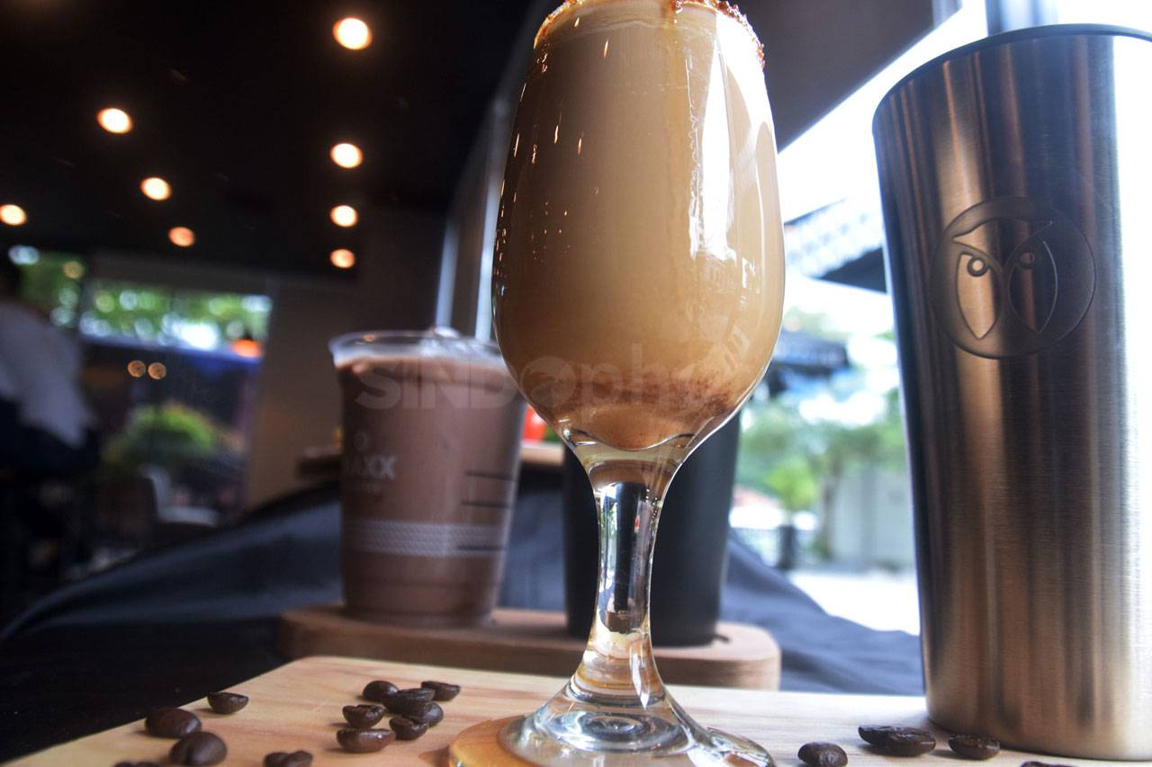 MAXX Coffee Hadir di...