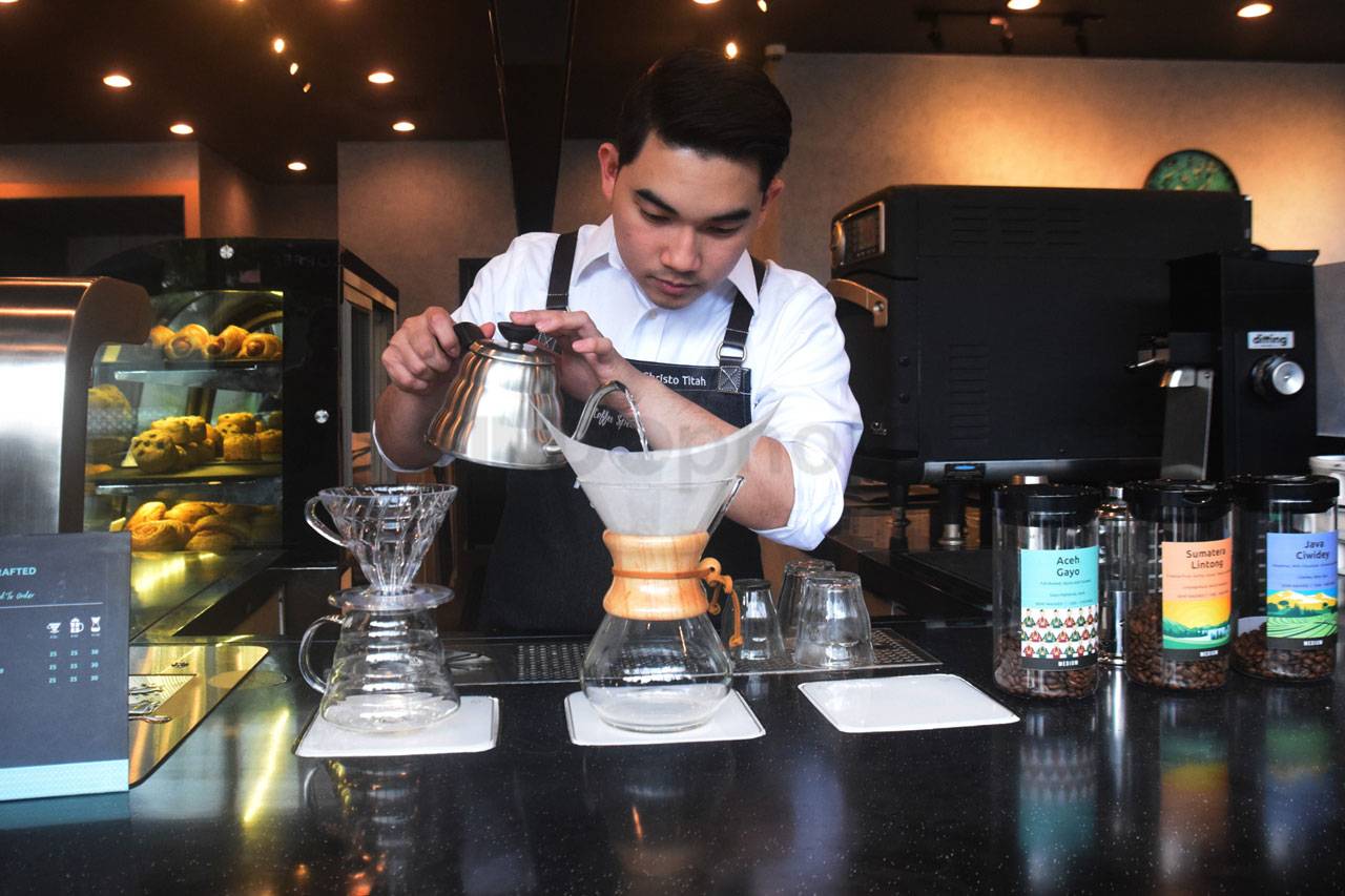 MAXX Coffee Hadir di...