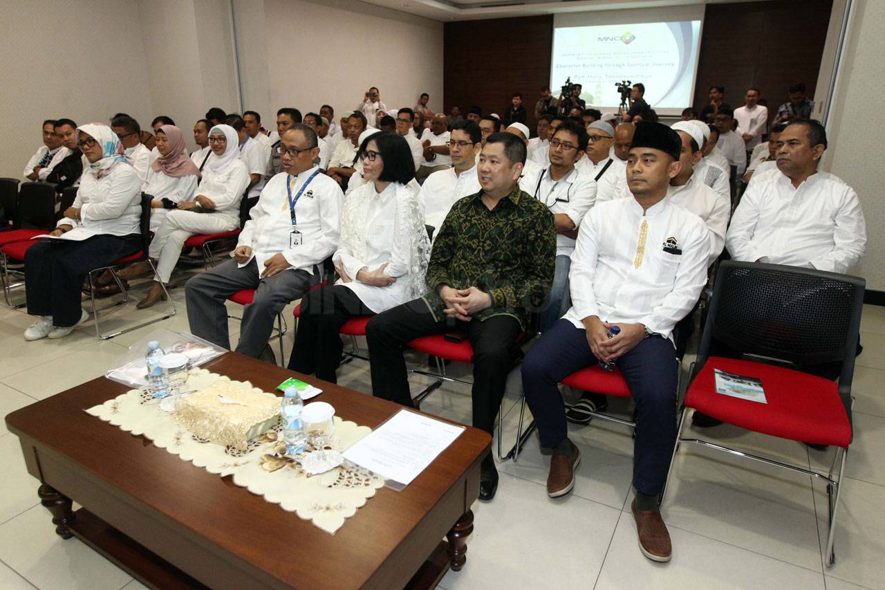 MNC Group Umrahkan 64...