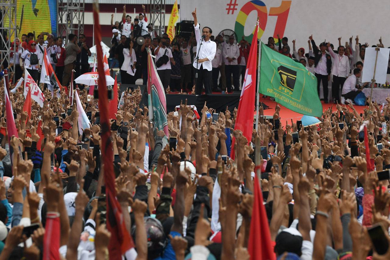 Didampingi Istri, Jokowi...