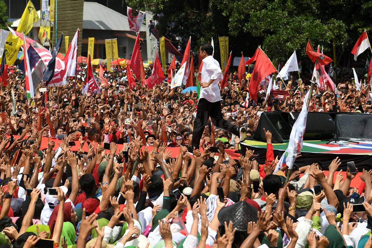 Didampingi Istri, Jokowi...