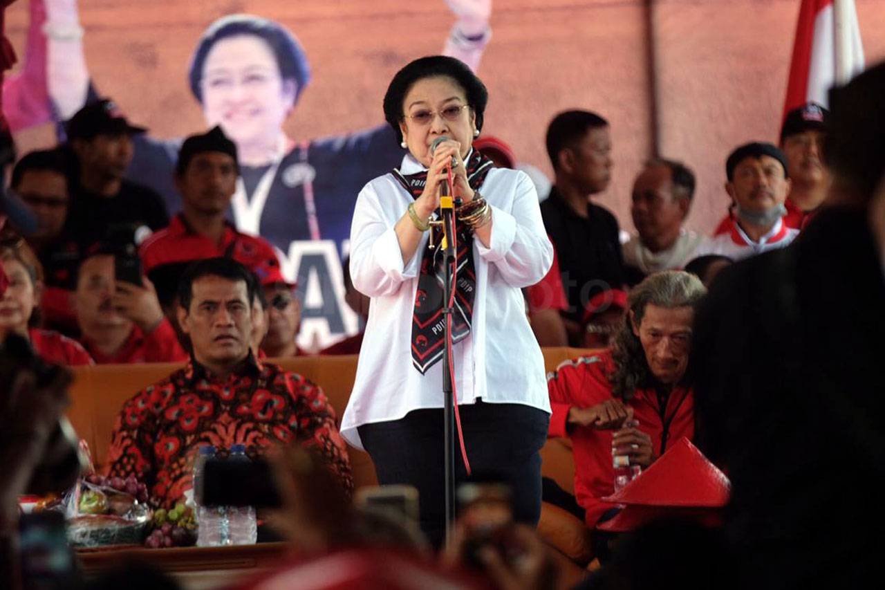 Megawati Hadiri Panen...