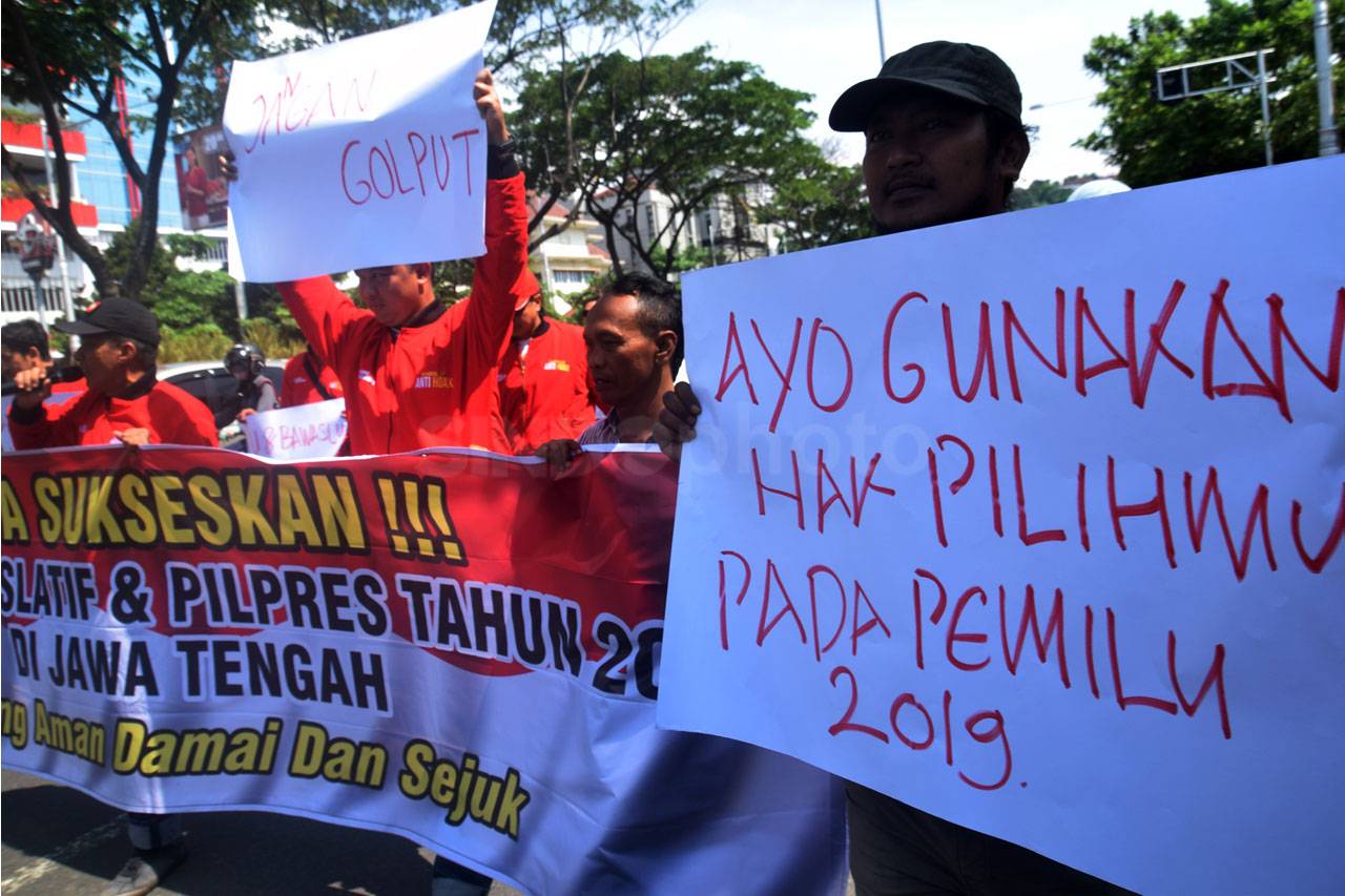 Wartawan Semarang Gelar...