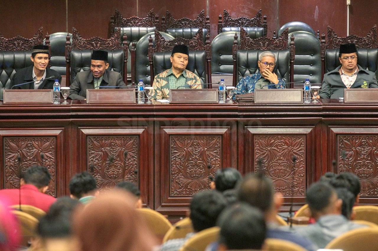 Hidayat Nur Wahid Hadir...