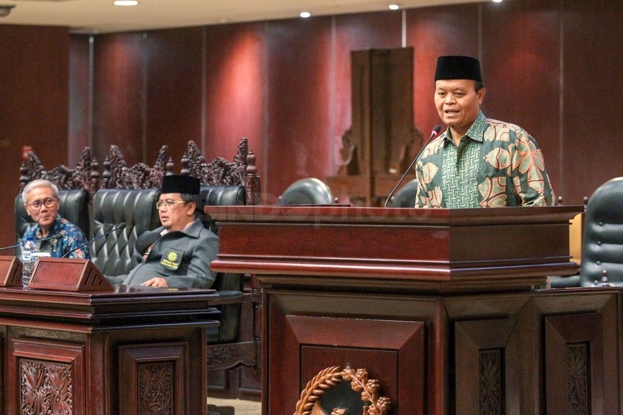 Hidayat Nur Wahid Hadir...
