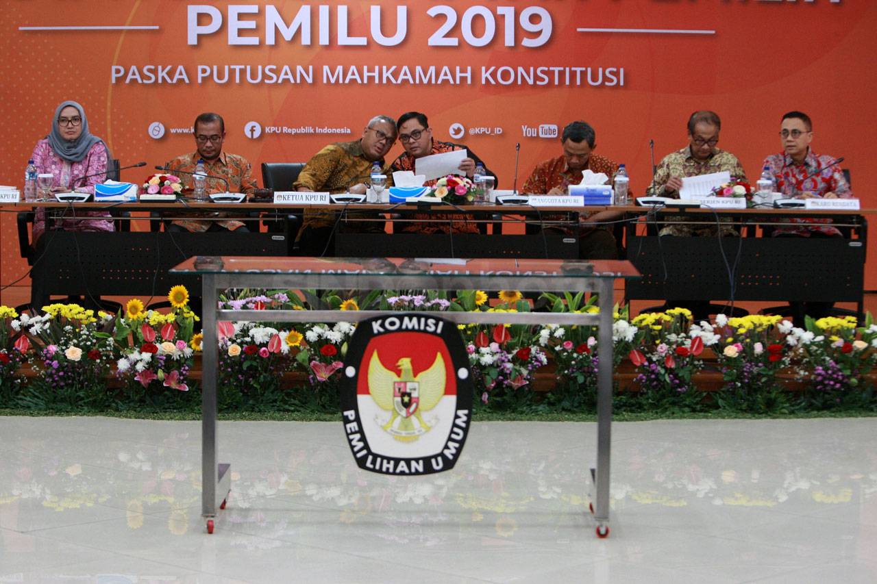 KPU Gelar Pleno Rekapitulasi...