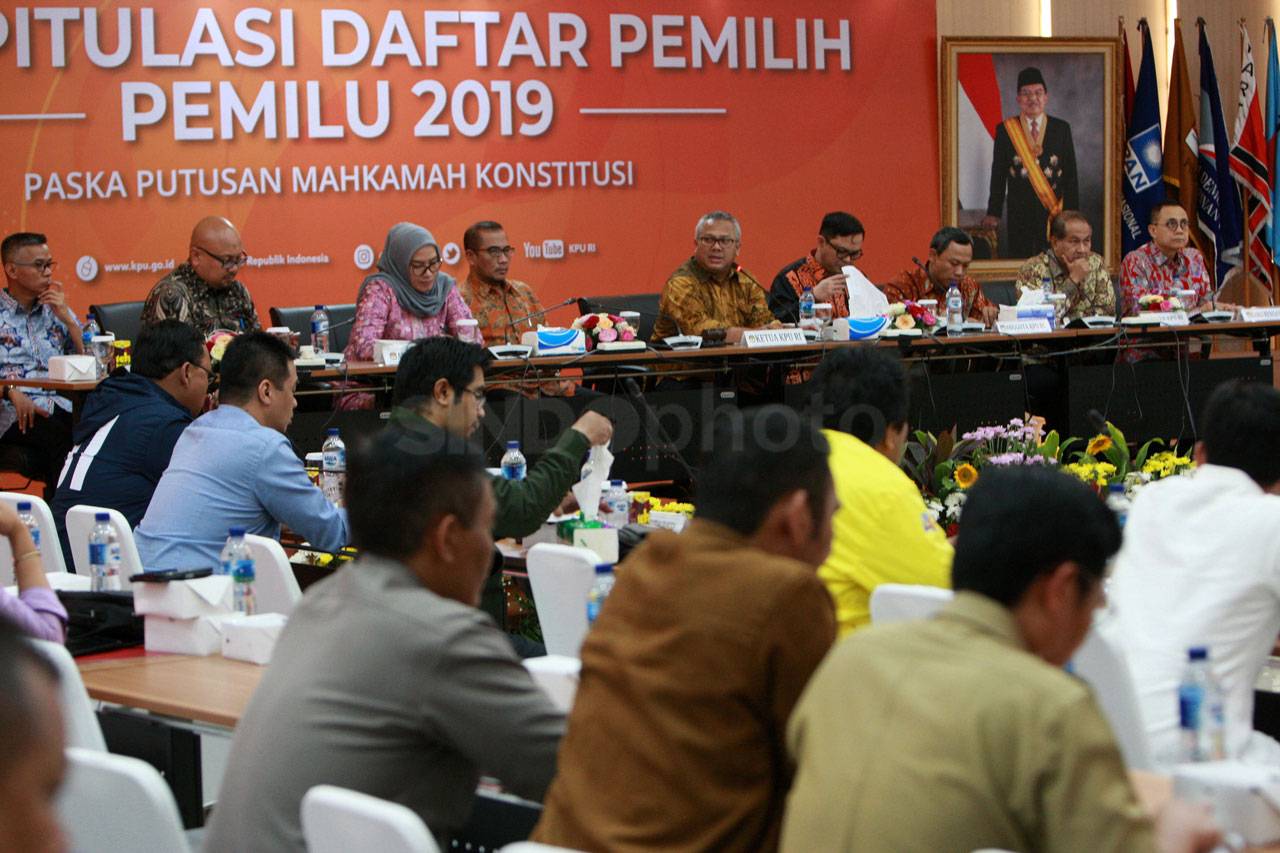 KPU Gelar Pleno Rekapitulasi...