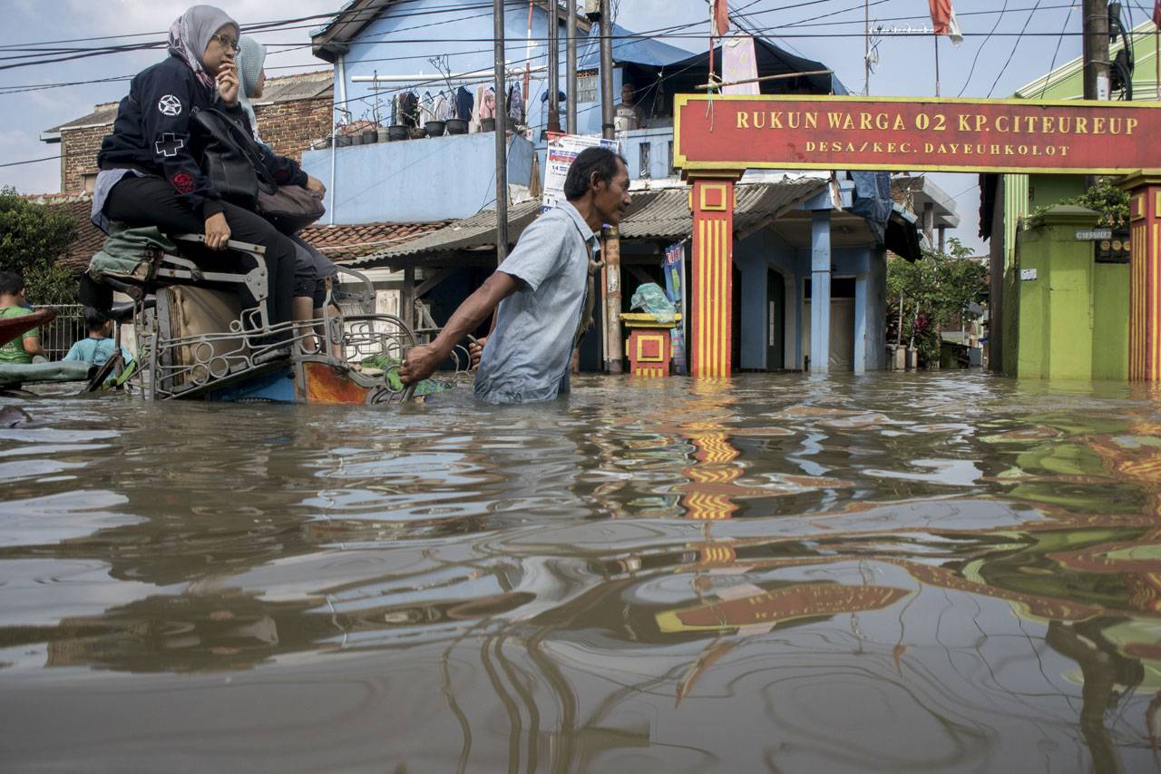 Sungai Citarum Meluap,...