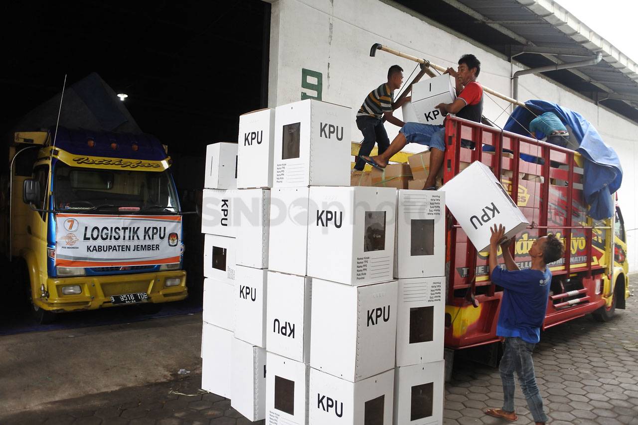 KPU Jember Distribusikan...