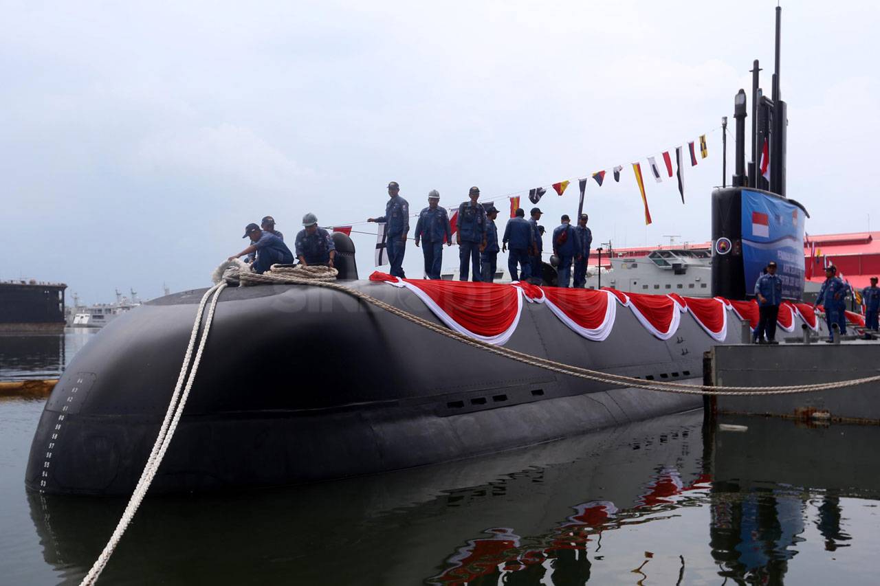 Menhan Luncurkan Kapal...