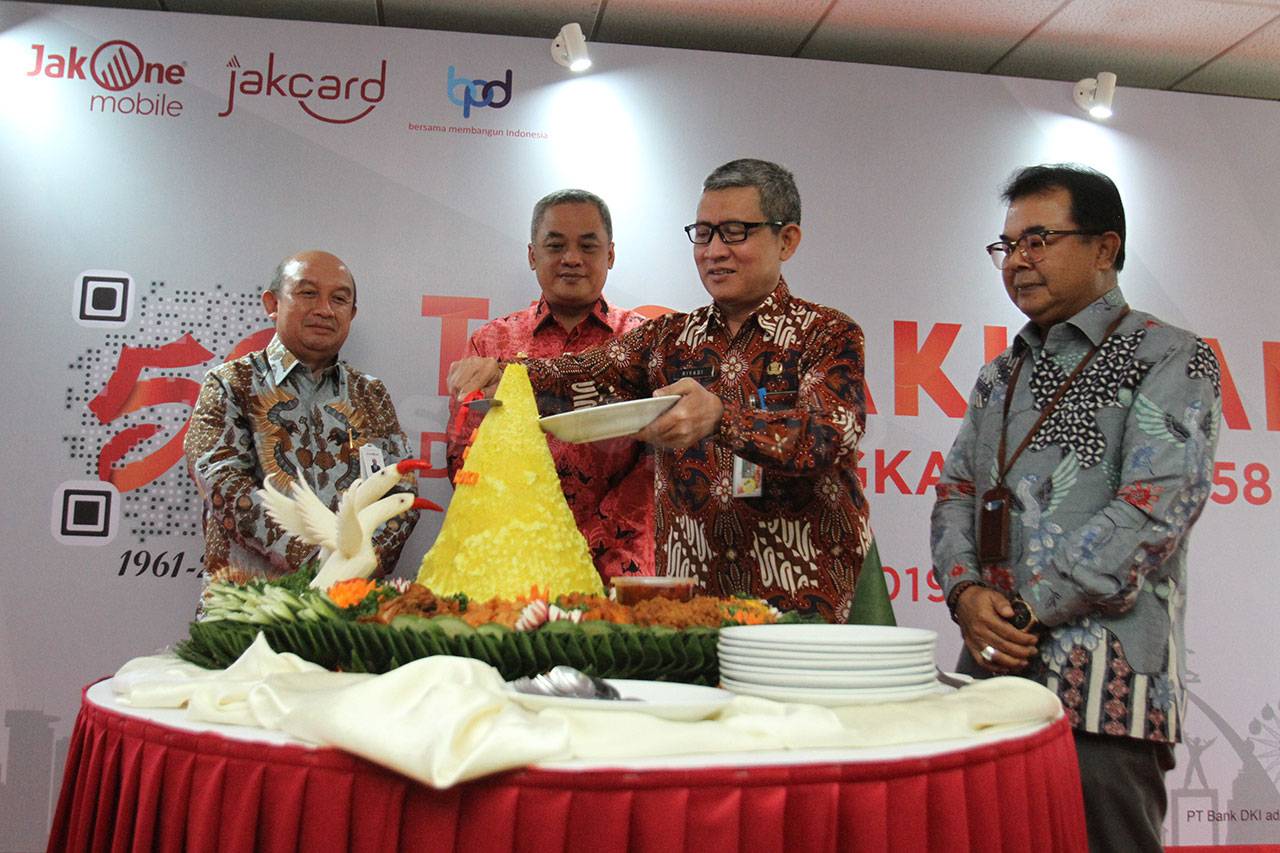 Bank DKI Salurkan Santunan...