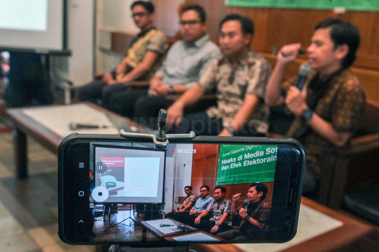 Hoaks di Media Sosial...