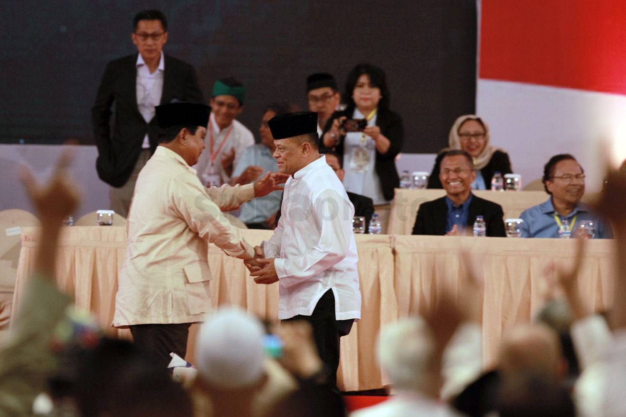 Gatot Nurmantyo Hadiri...