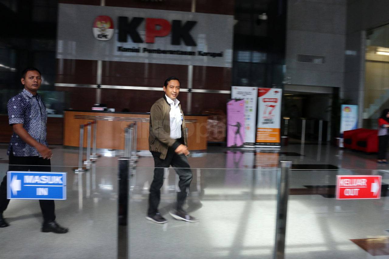 KPK Periksa Staf Ahli...
