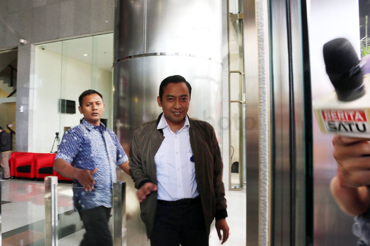 KPK Periksa Staf Ahli...