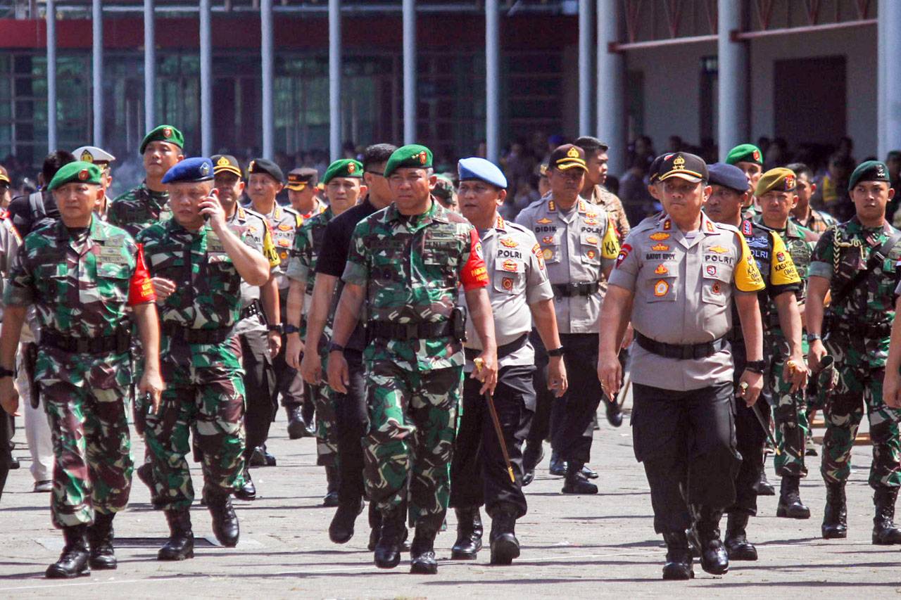 Ribuan Pasukan Gabungan...