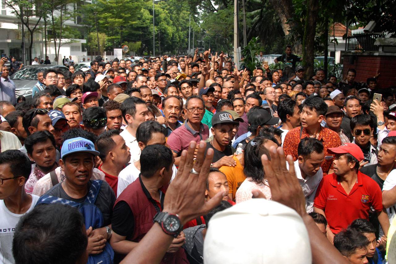 Ribuan WNI Gunakan Hak...