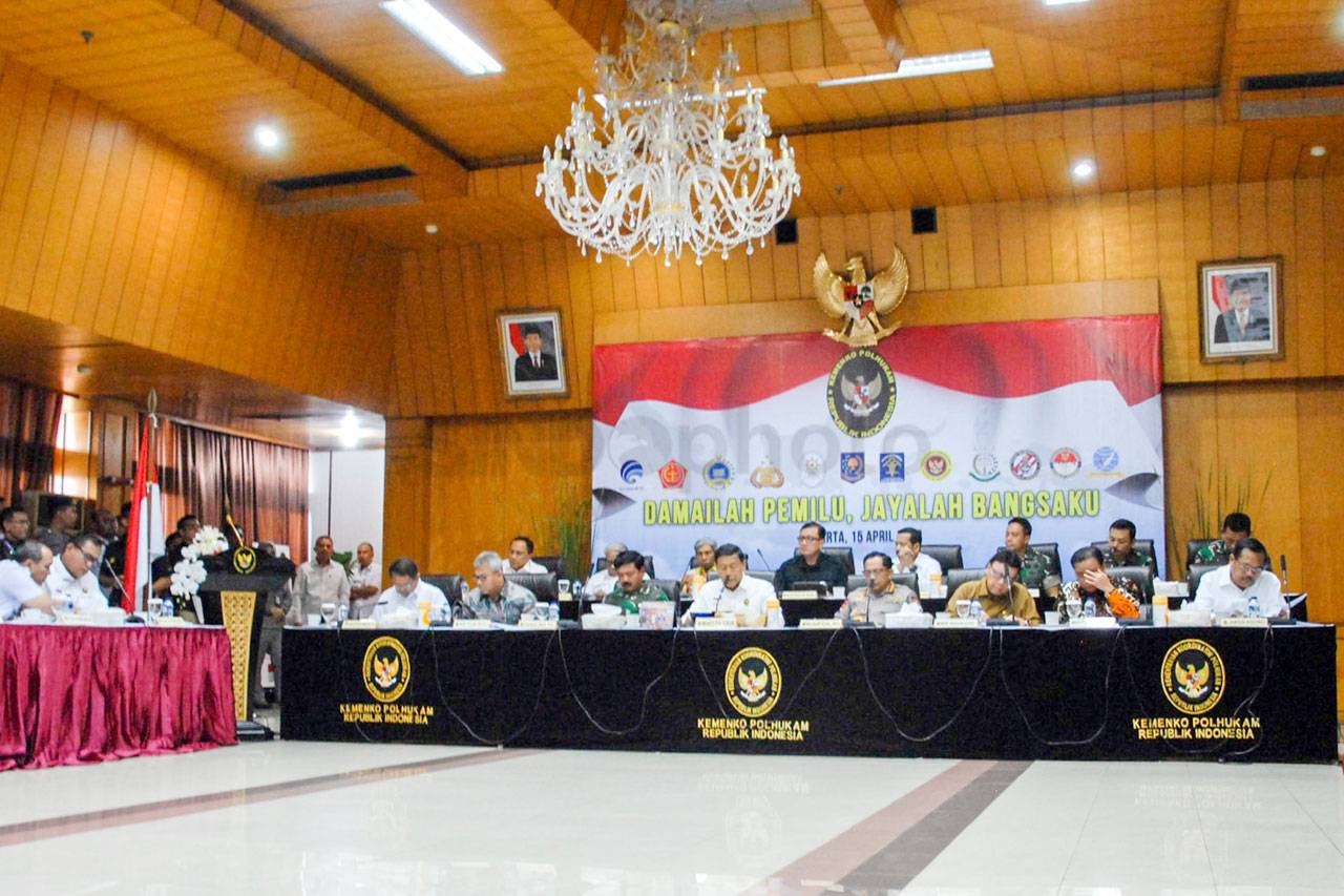 Menko Polhukam Gelar...