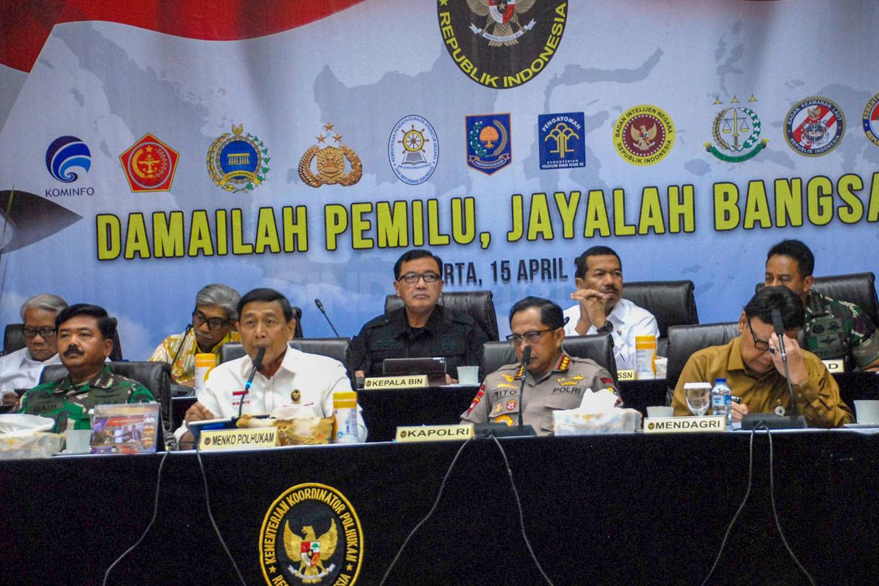 Menko Polhukam Gelar...
